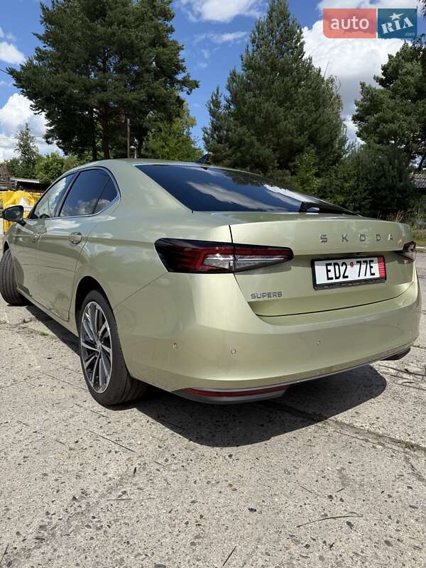 Лифтбек Skoda Superb 2024 в Львове