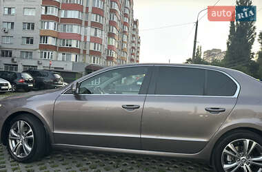 Лифтбек Skoda Superb 2012 в 