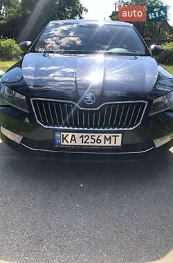 Лифтбек Skoda Superb 2017 в 