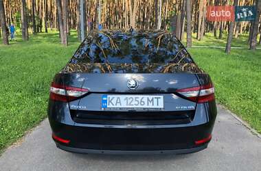 Лифтбек Skoda Superb 2017 в 