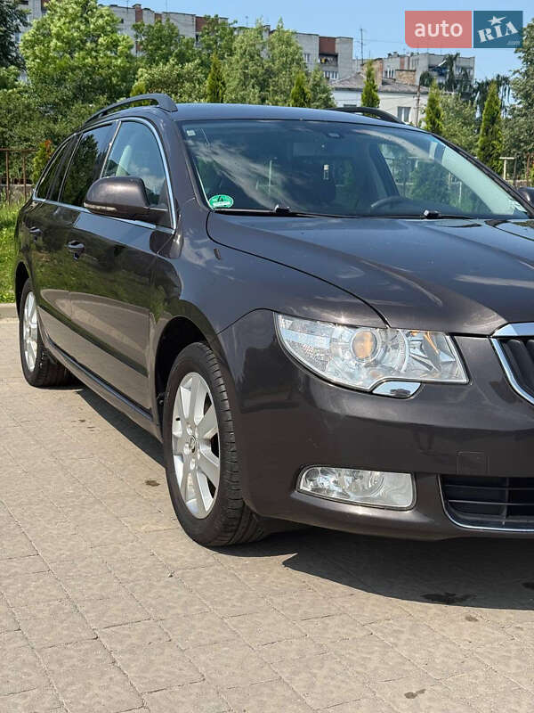 Универсал Skoda Superb 2010 в Дрогобыче