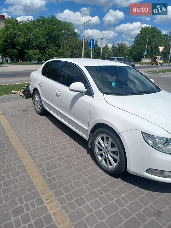 Лифтбек Skoda Superb 2010 в 