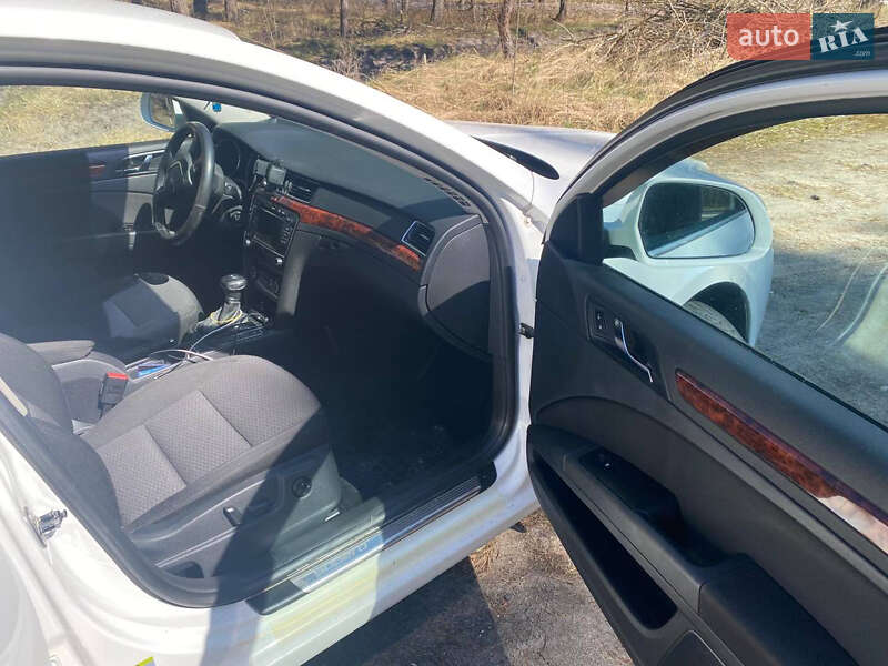 Лифтбек Skoda Superb 2012 в Сарнах