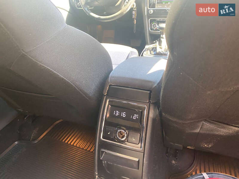 Лифтбек Skoda Superb 2012 в Сарнах