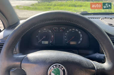 Лифтбек Skoda Superb 2005 в 