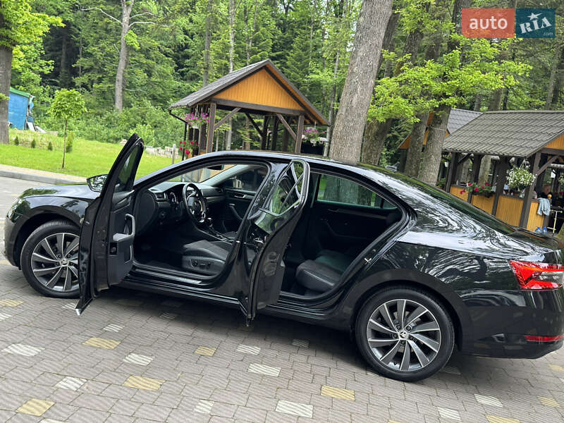 Лифтбек Skoda Superb 2021 в 