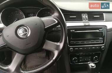 Лифтбек Skoda Superb 2013 в 