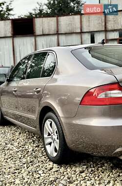 Лифтбек Skoda Superb 2010 в 