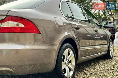 Лифтбек Skoda Superb 2010 в 