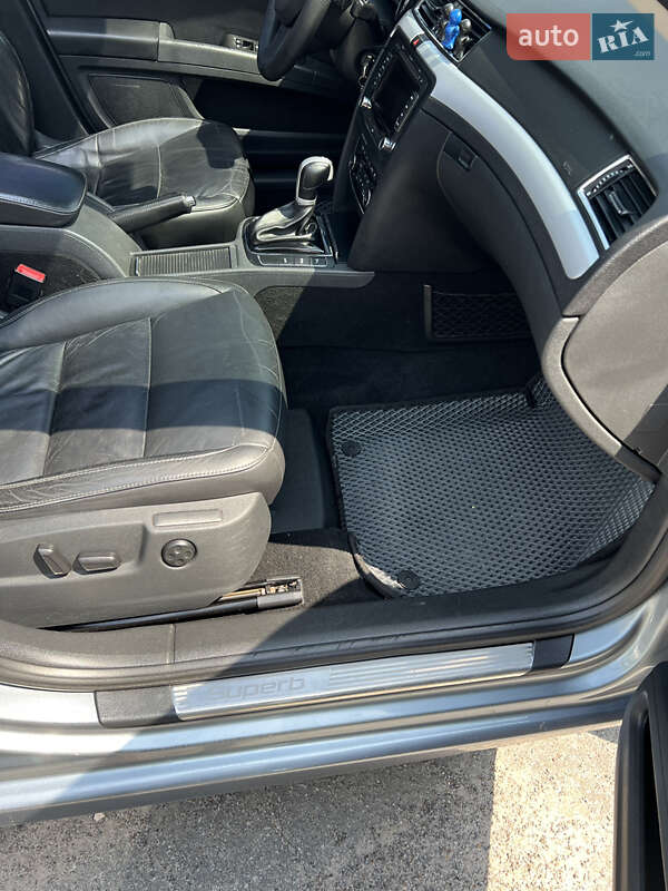 Универсал Skoda Superb 2011 в Казатине