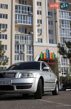 Лифтбек Skoda Superb 2004 в Николаеве