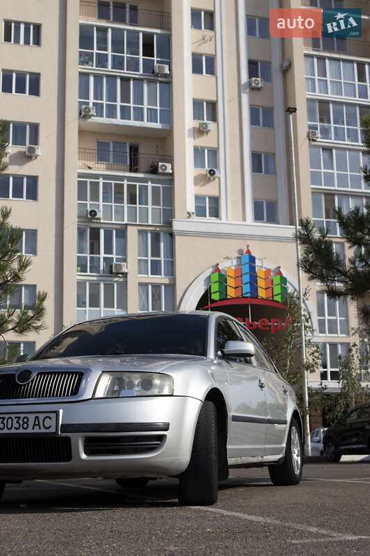Skoda Superb 2004