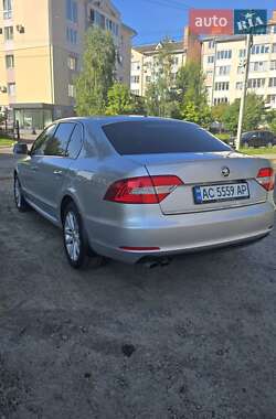 Лифтбек Skoda Superb 2013 в 