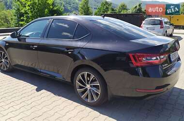 Лифтбек Skoda Superb 2016 в 