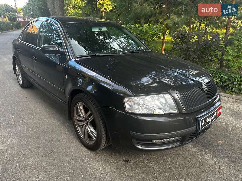 Лифтбек Skoda Superb 2002 в Киеве