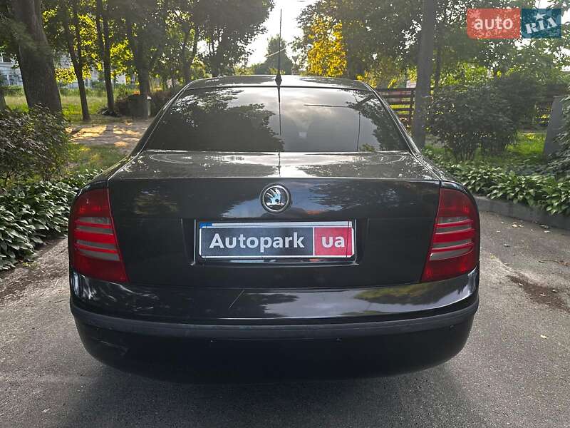 Лифтбек Skoda Superb 2002 в Киеве