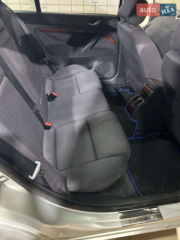 Лифтбек Skoda Superb 2005 в Кривом Роге фото 7 Лифтбек Skoda Superb 2005 в Кривом Роге