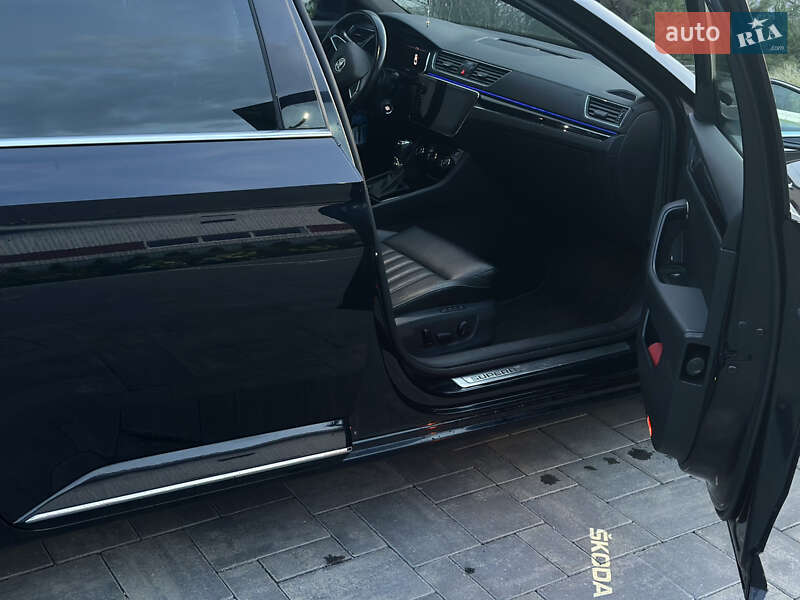 Лифтбек Skoda Superb 2019 в Львове