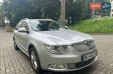 Универсал Skoda Superb 2012 в Клевани