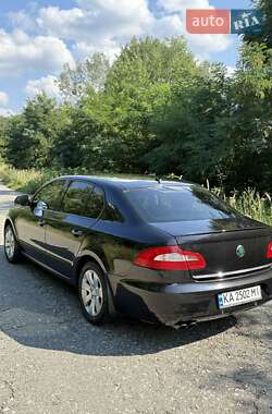 Лифтбек Skoda Superb 2010 в 