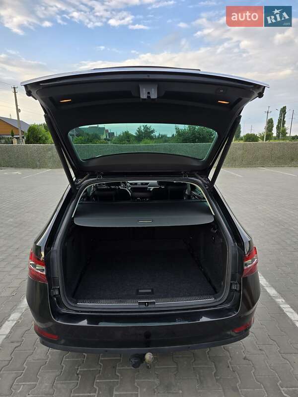 Универсал Skoda Superb 2019 в Вараше