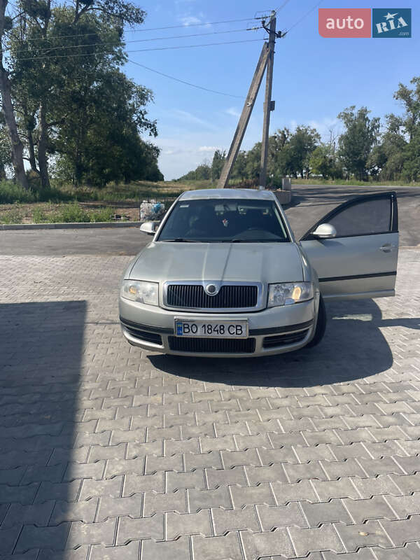 Лифтбек Skoda Superb 2006 в 