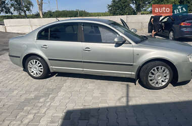 Лифтбек Skoda Superb 2006 в 