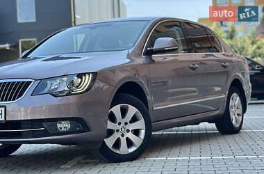 Лифтбек Skoda Superb 2014 в 