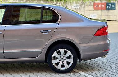 Лифтбек Skoda Superb 2014 в 