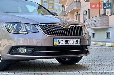 Лифтбек Skoda Superb 2014 в 