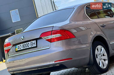 Лифтбек Skoda Superb 2014 в 