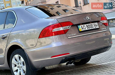 Лифтбек Skoda Superb 2014 в 