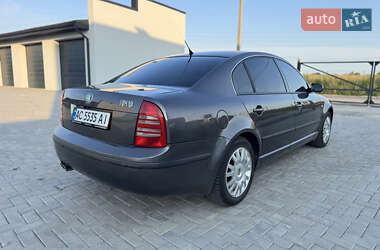 Лифтбек Skoda Superb 2005 в 