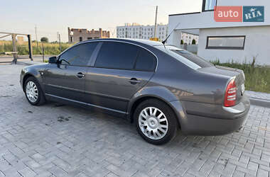 Лифтбек Skoda Superb 2005 в 