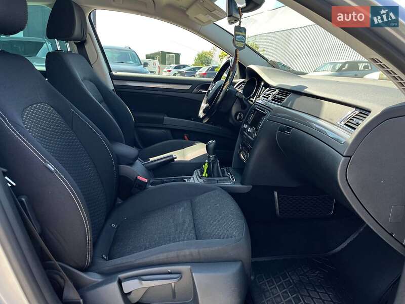 Универсал Skoda Superb 2013 в Львове