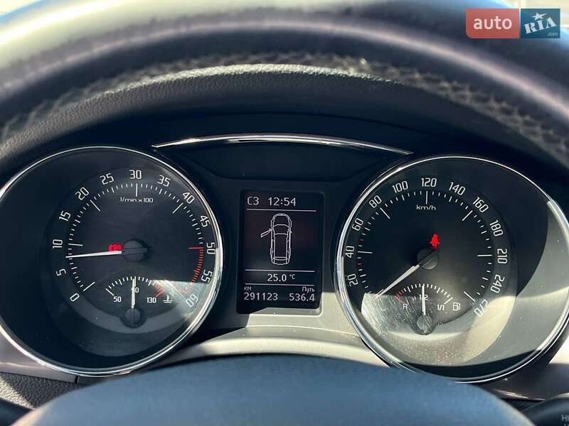 Универсал Skoda Superb 2013 в Львове