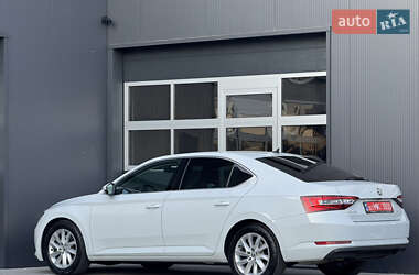 Лифтбек Skoda Superb 2019 в 