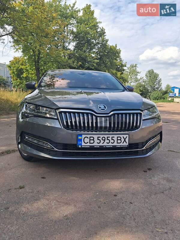 Лифтбек Skoda Superb 2022 в Чернигове