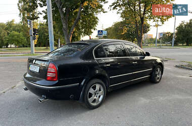 Лифтбек Skoda Superb 2002 в 