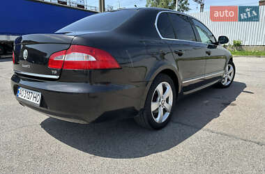 Лифтбек Skoda Superb 2011 в 
