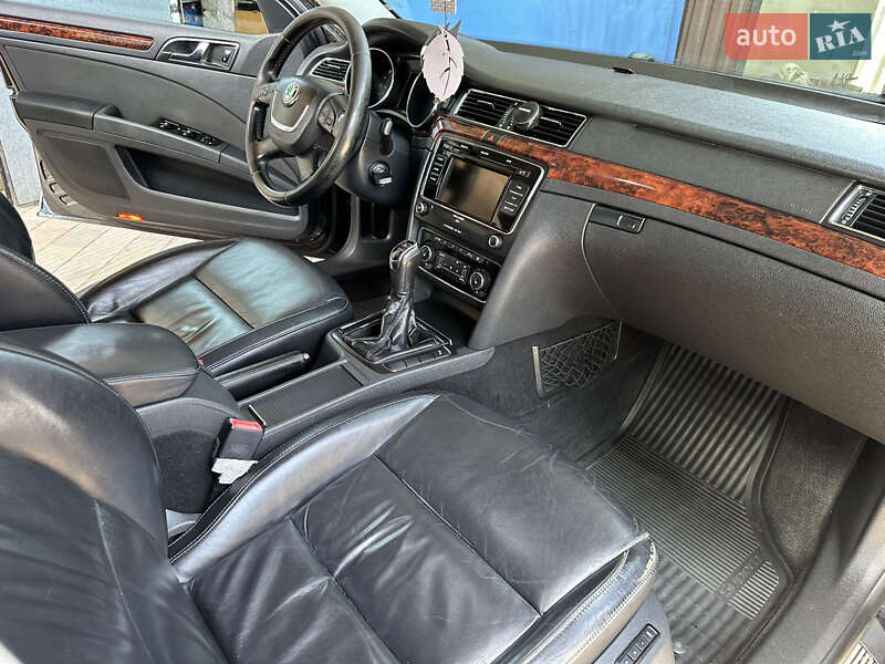 Лифтбек Skoda Superb 2011 в Сваляве