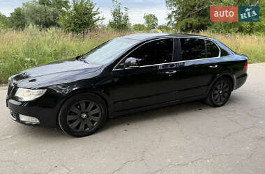 Лифтбек Skoda Superb 2011 в 