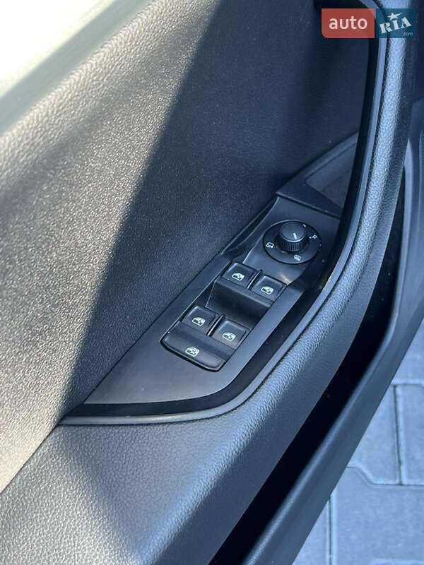 Універсал Skoda Superb 2015 в Зборові фото 50 Універсал Skoda Superb 2015 в Зборові