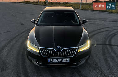 Лифтбек Skoda Superb 2017 в 