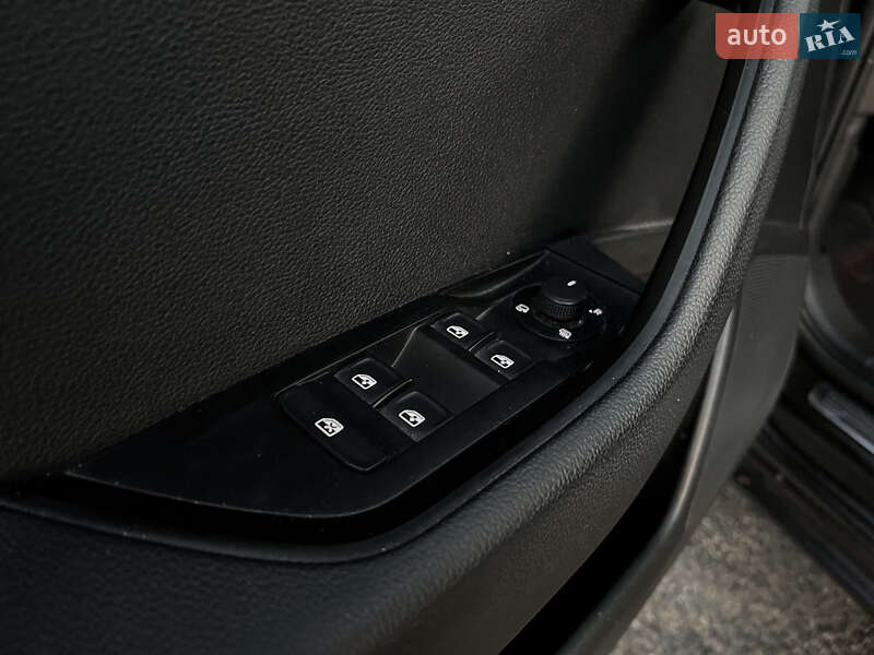 Лифтбек Skoda Superb 2017 в Киеве