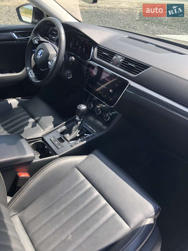 Лифтбек Skoda Superb 2022 в Луцке