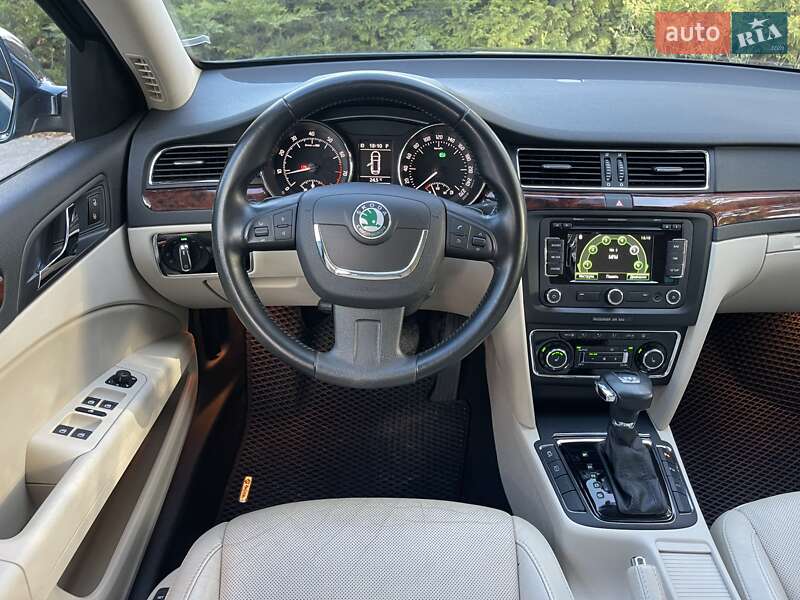 Универсал Skoda Superb 2012 в Киеве