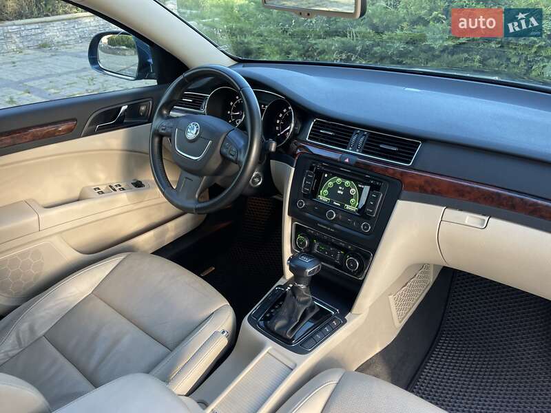 Универсал Skoda Superb 2012 в Киеве