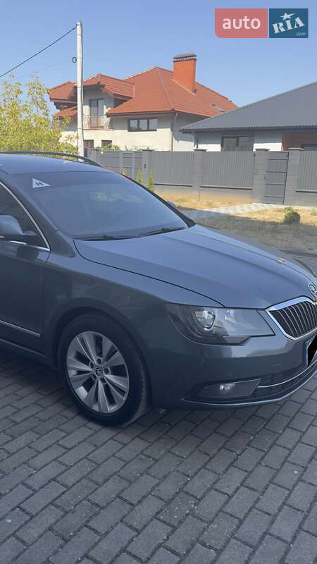 Универсал Skoda Superb 2013 в Ужгороде