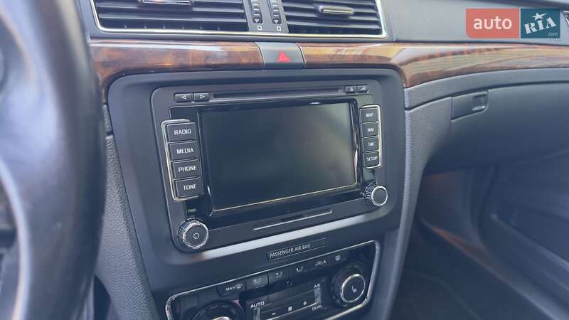 Универсал Skoda Superb 2013 в Ужгороде
